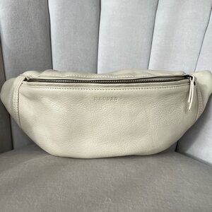 BRAND NEW Mandrn Atlas Fanny Pack in Bone color